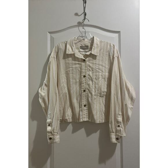 Everlane Way Short Shirt in Silky Cotton - Picture 2 of 7